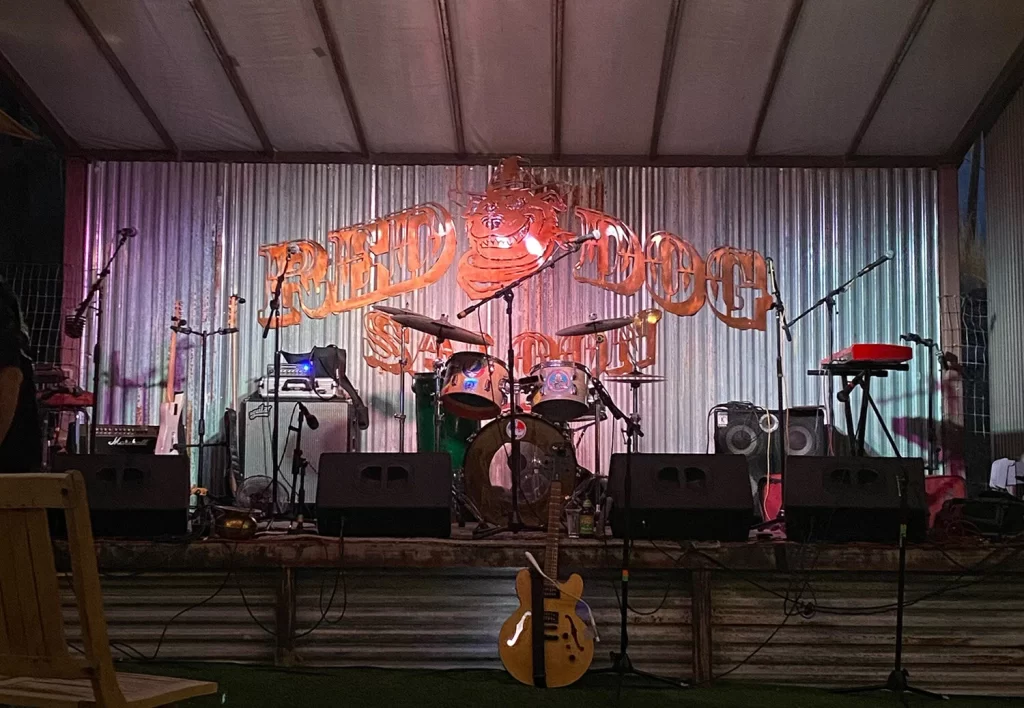 Red Dog Saloon in Pioneer Town live stage.
